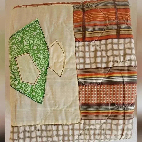 Vintage  Handmade Quilt Blanket - Picture 6 of 15